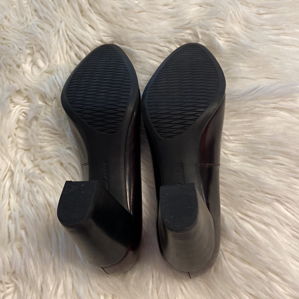 CLARKS LEATHER Artisan Heels size 10 excellent condition never been worn - Picture 7 of 16
